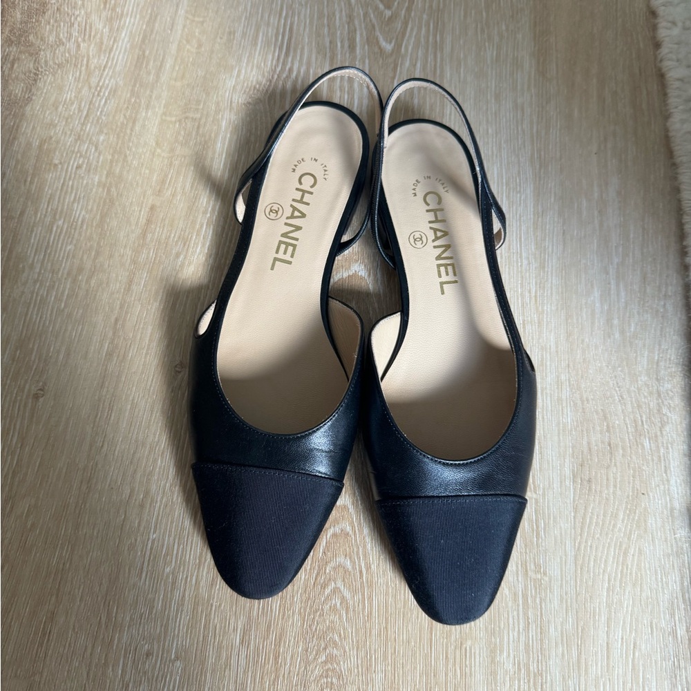 Chanel slingbacks in black leather